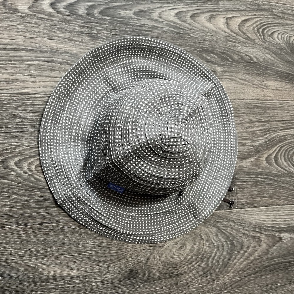 Wallaroo Hat Company Women Petite Scrunchie Gray White Polka Dots Beach Packable - Picture 5 of 5